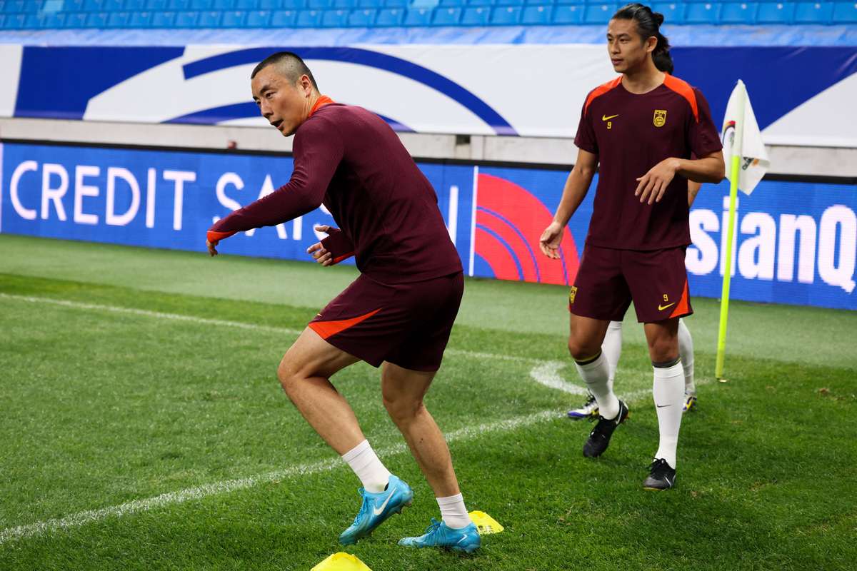 真人娱乐-上海久事训练开放日，清晨造点机会引欢呼，足总杯在即，资深球员宣示担当(129300海因里希事故法则)