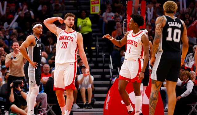 包含里程碑夜！尼斯主帅复盘；NBA常规赛清晨刷纪录；球迷炸锅；身体对抗强度拉满的词条